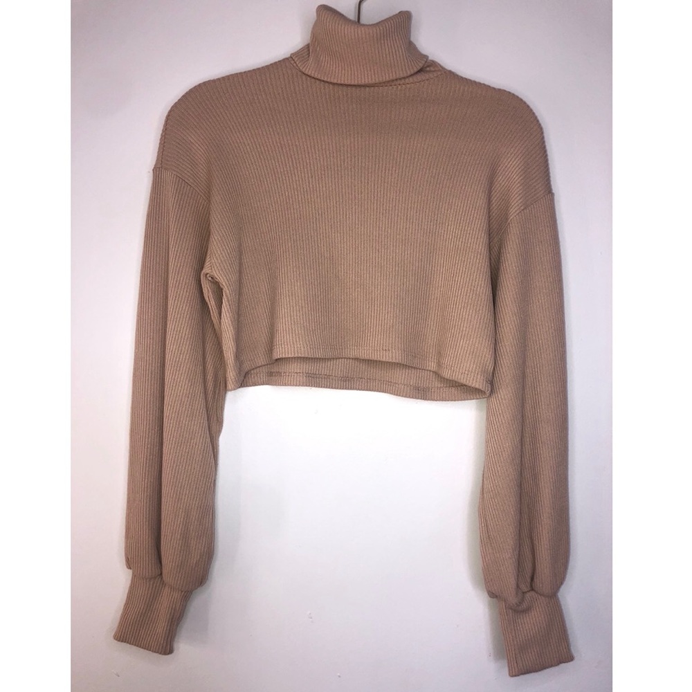 Balloon Sleeve Crop Top